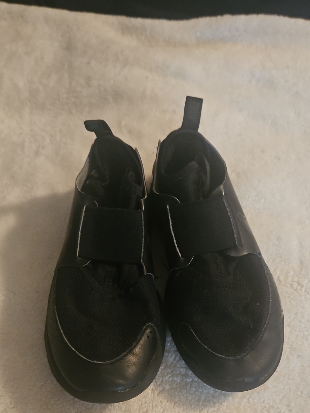 Nike Kids Black Flex Runner 4 Sneakers with Elastic Strap